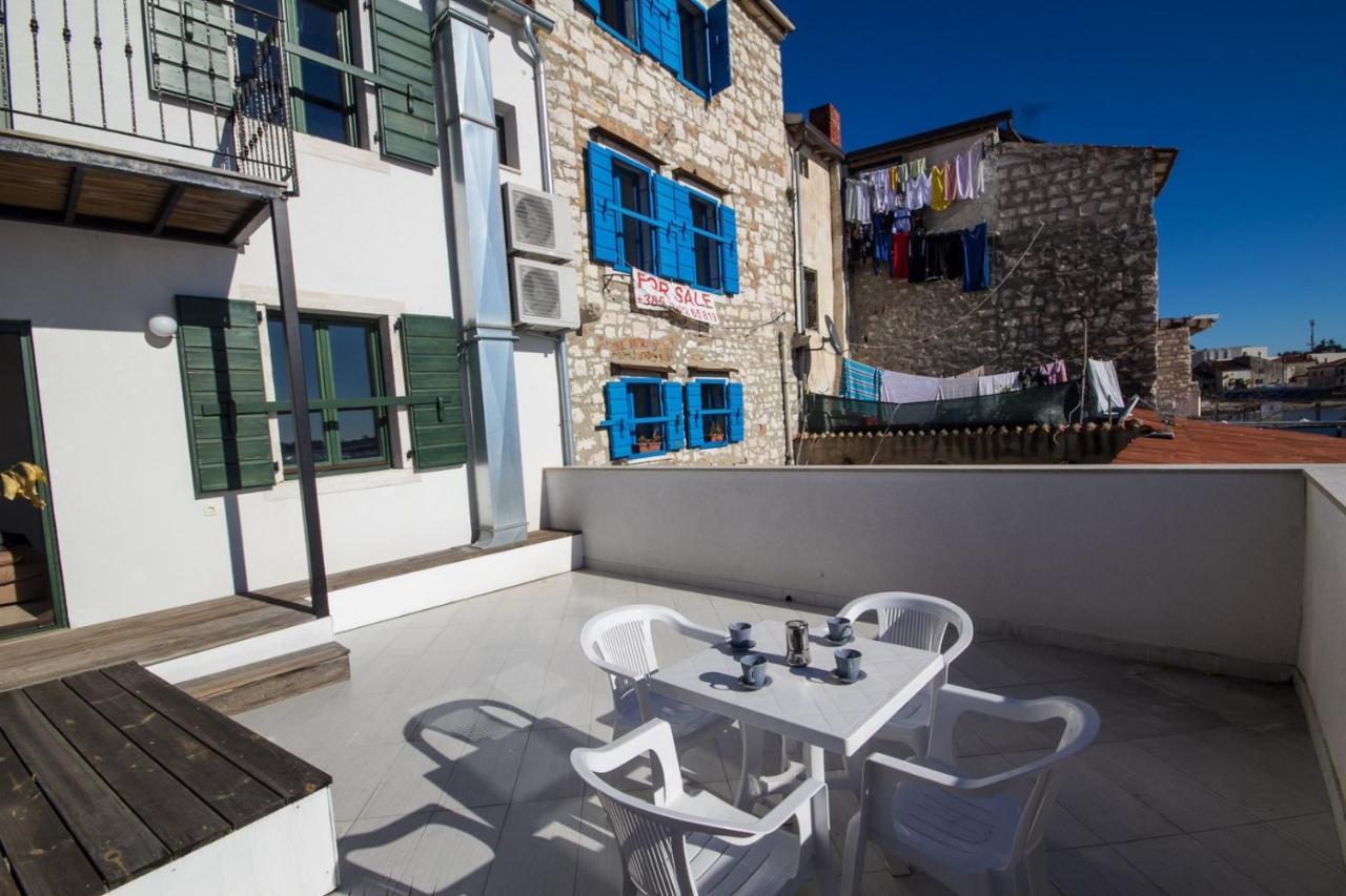 Apartments Umag Center, Seafront With Terrace In อูมัค ภายนอก รูปภาพ