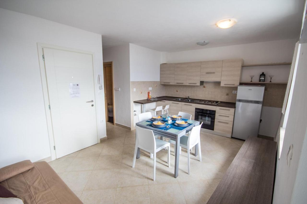 Apartments Umag Center, Seafront With Terrace In อูมัค ภายนอก รูปภาพ